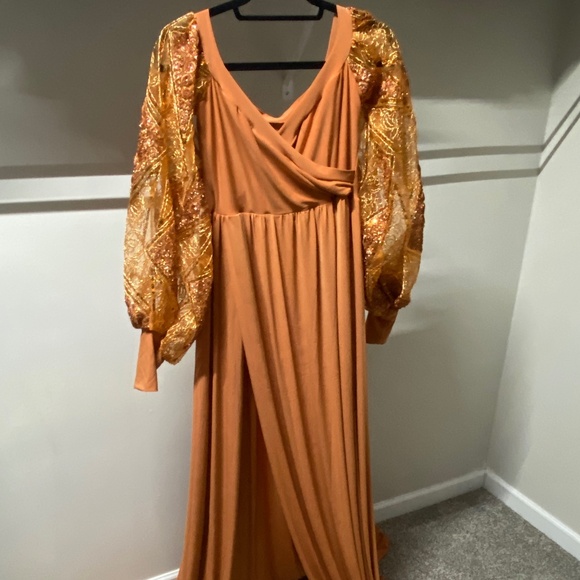 Silk Fairies Maternity Photoshoot Dress - Picture 1 of 7